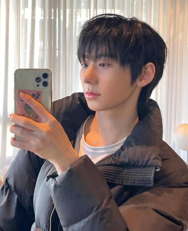 Recent activity shot of Park Han (AHOF)