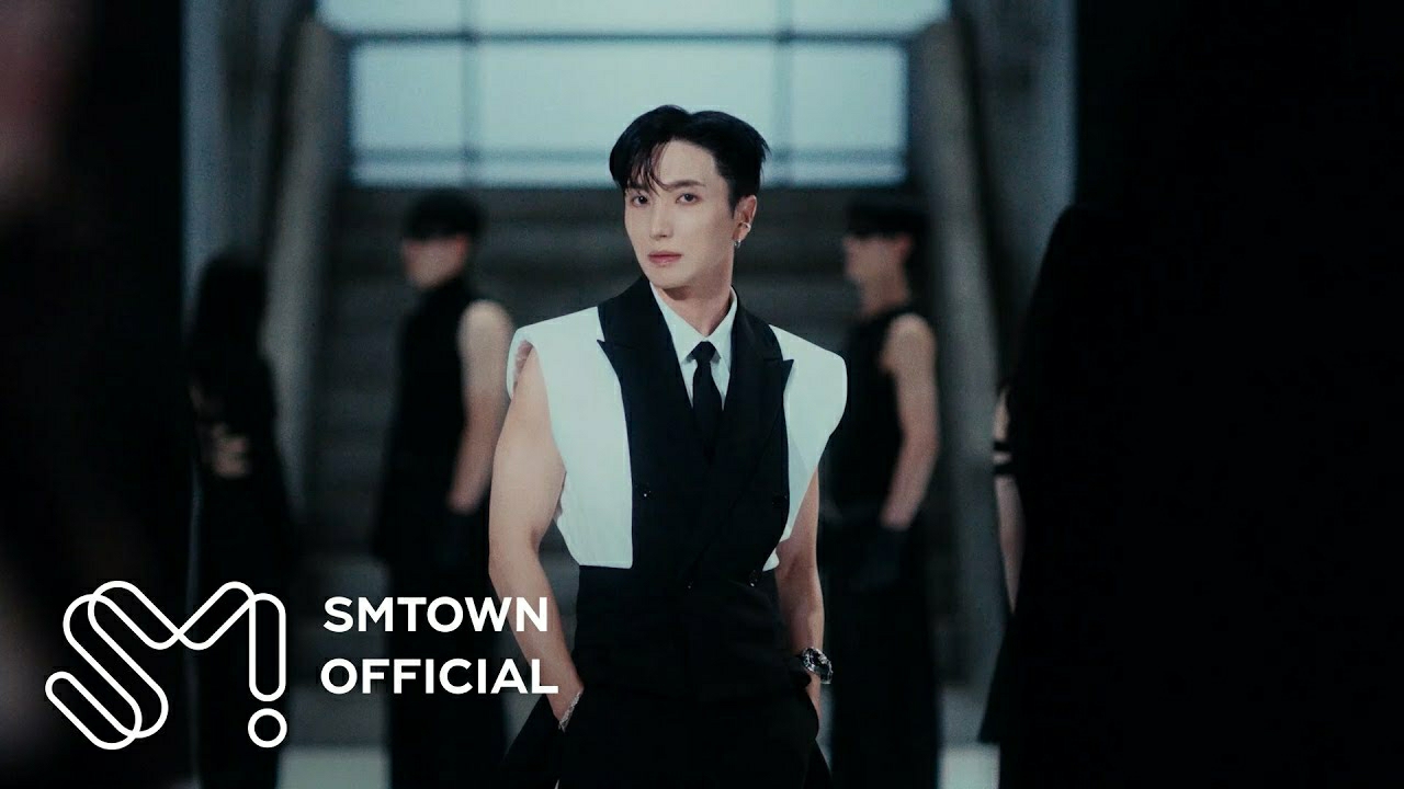 Behind-the-scenes cut of Leeteuk (Super Junior)