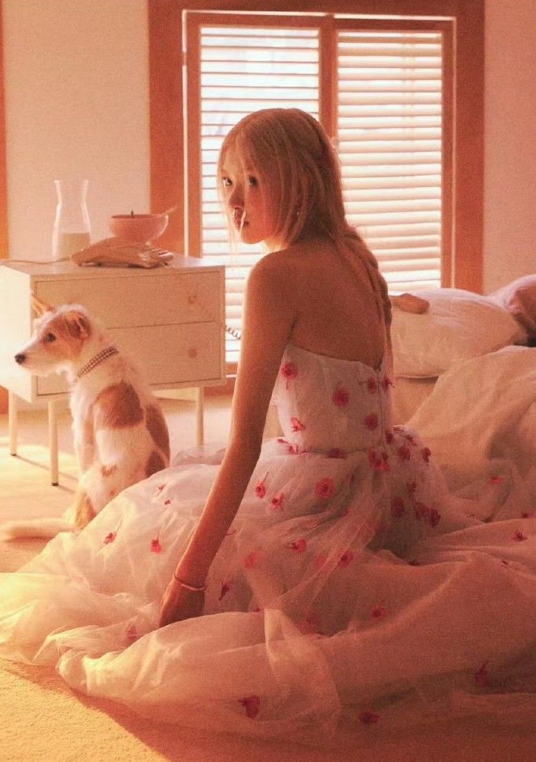 Recent activity shot of ROSÉ (BLACKPINK)