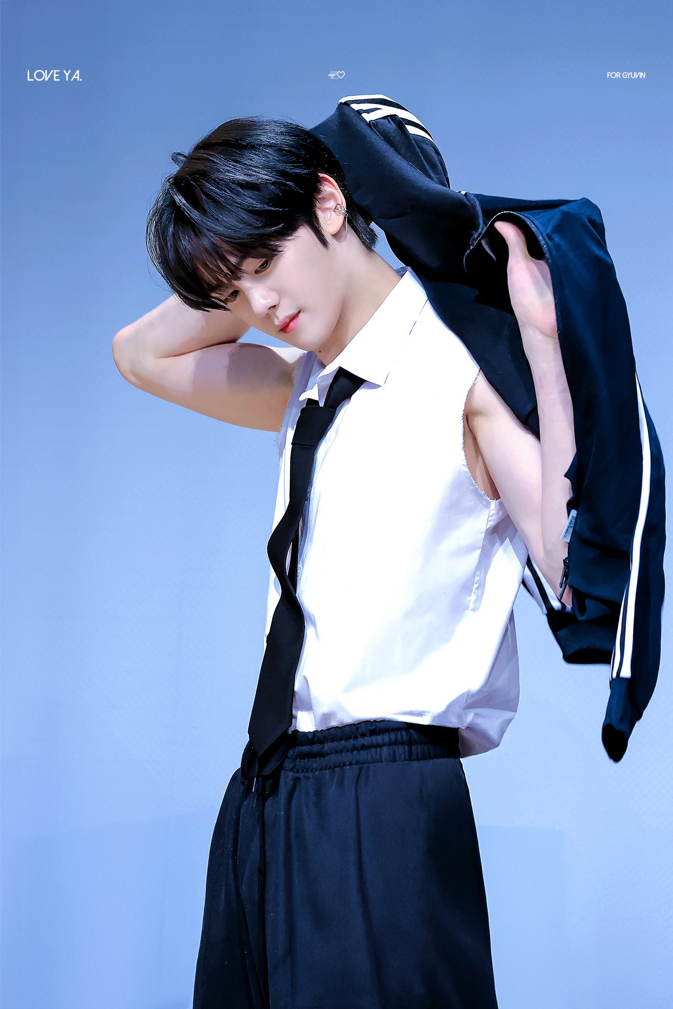 Latest photo of Kim Gyuvin (ZEROBASEONE)