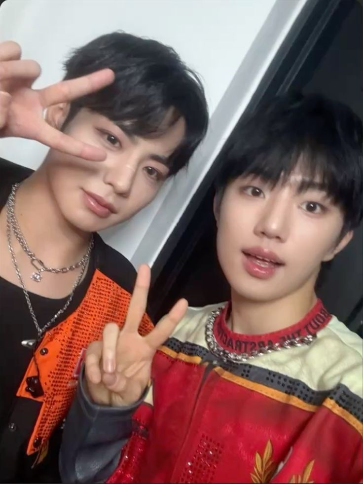 A moment captured by EVNNE's fan