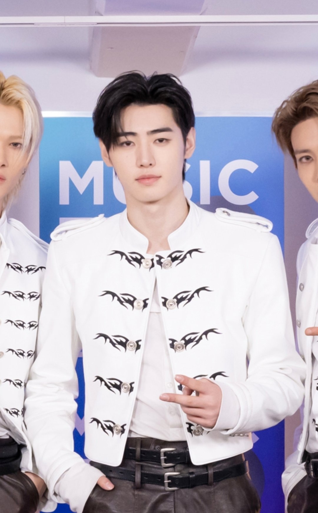 Foto aktivitas terbaru Sunghoon (ENHYPEN)