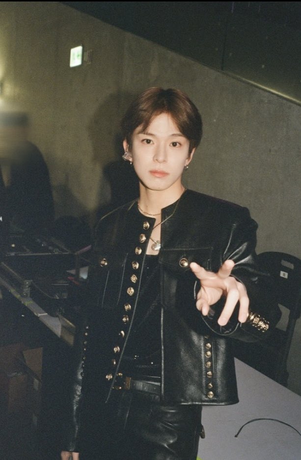 Asahi (TREASURE)的幕后花絮