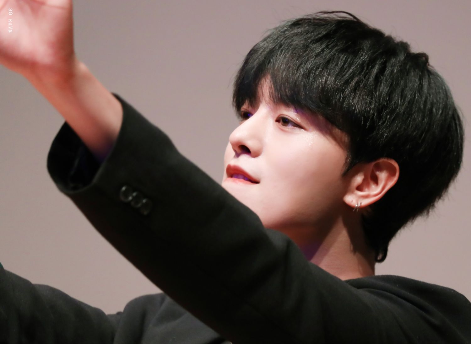 Behind-the-scenes cut of ONEUS