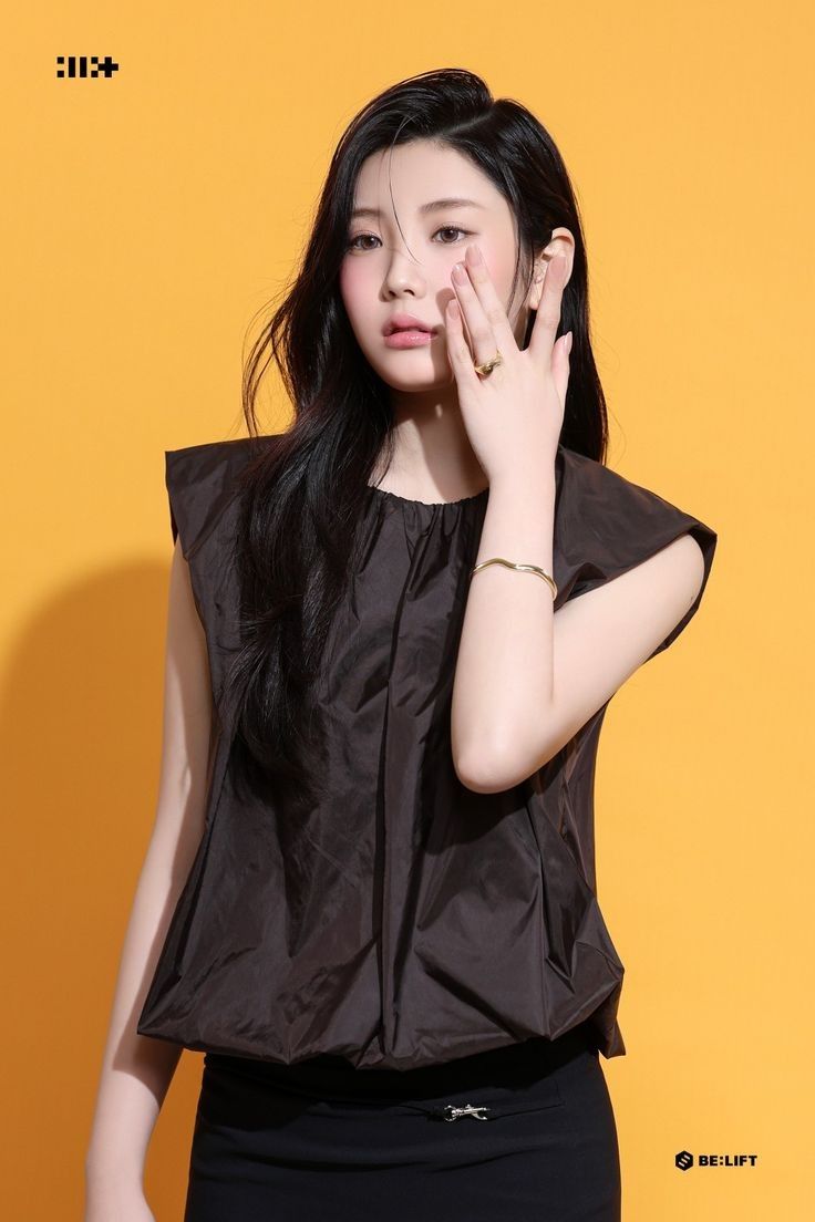 Behind-the-scenes cut of Wonhee (ILLIT)