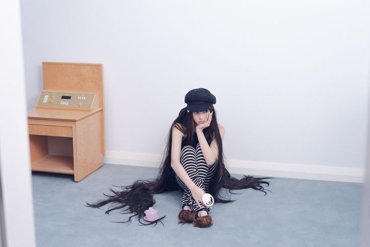 Behind-the-scenes cut of Yunah (ILLIT)