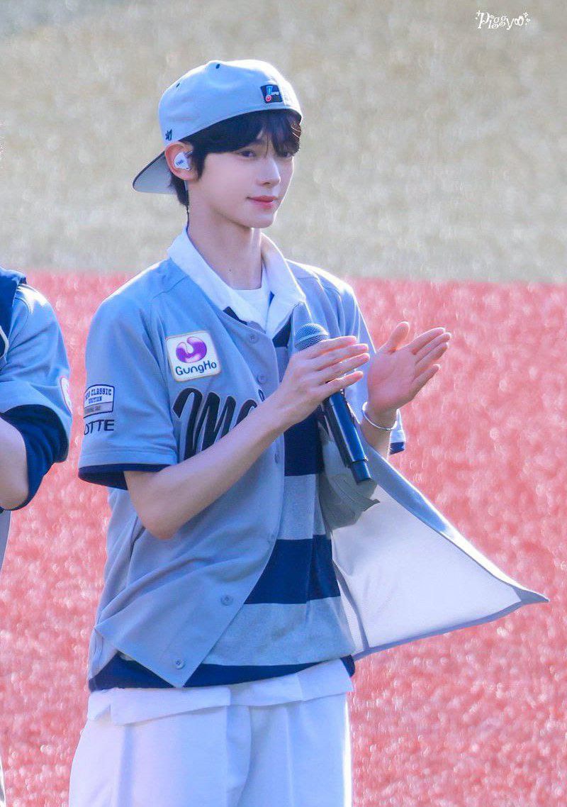 A moment captured by Hanjin (TWS)'s fan