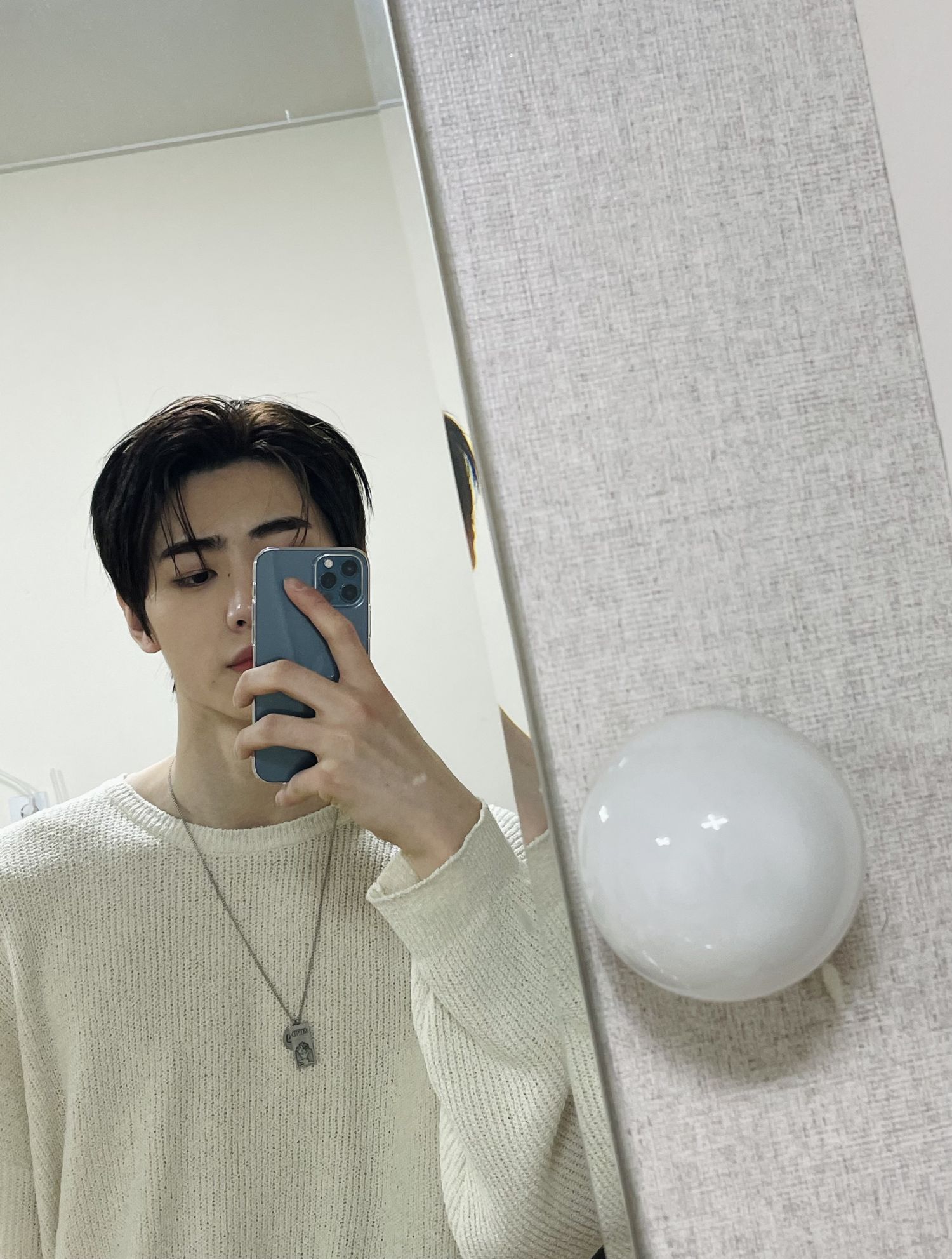 Latest photo of Sunghoon (ENHYPEN)