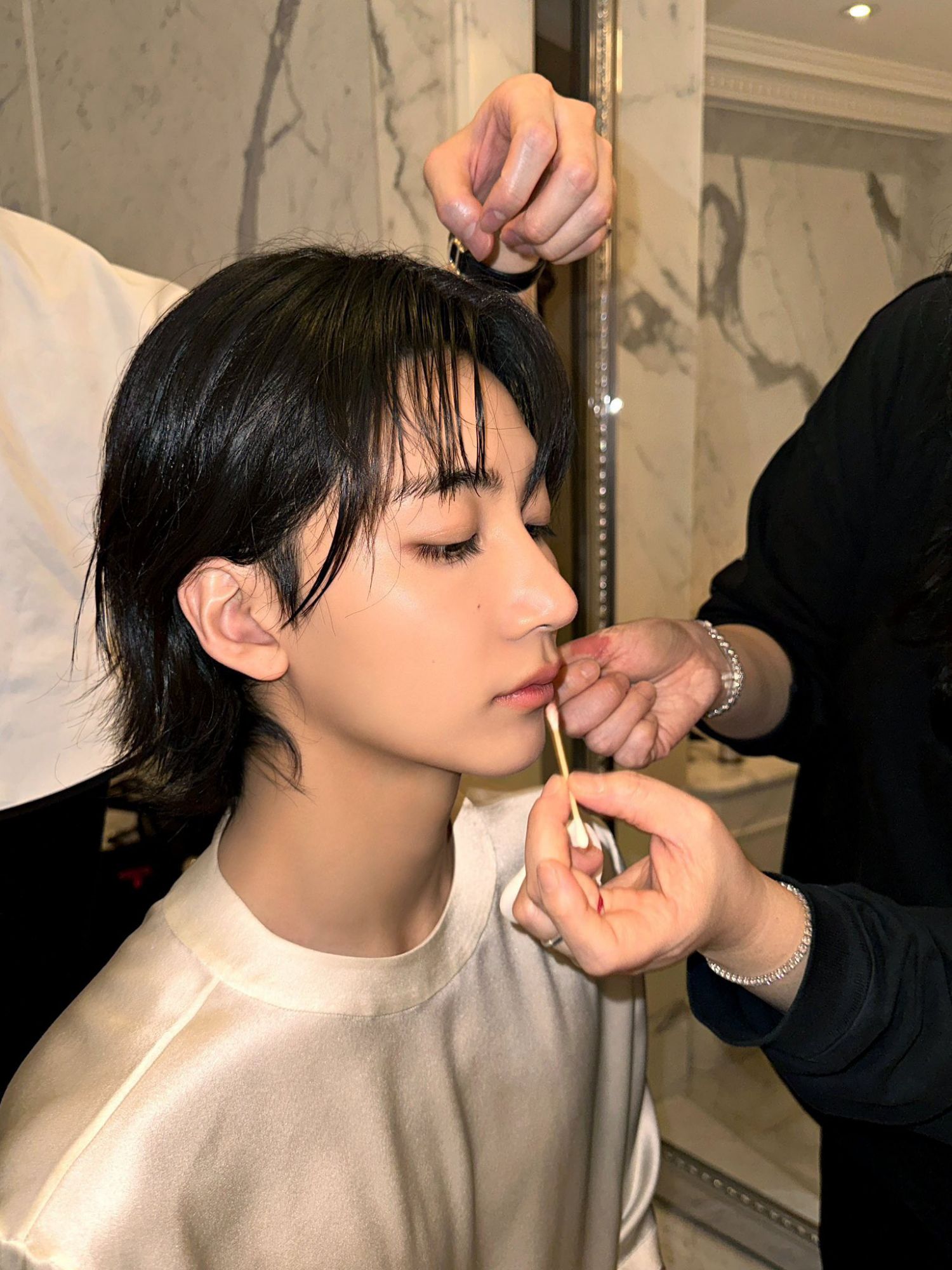 Behind-the-scenes cut of Jeonghan (SEVENTEEN)