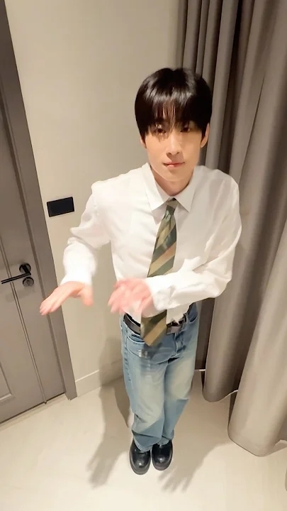 Recent activity shot of Han Seungwoo