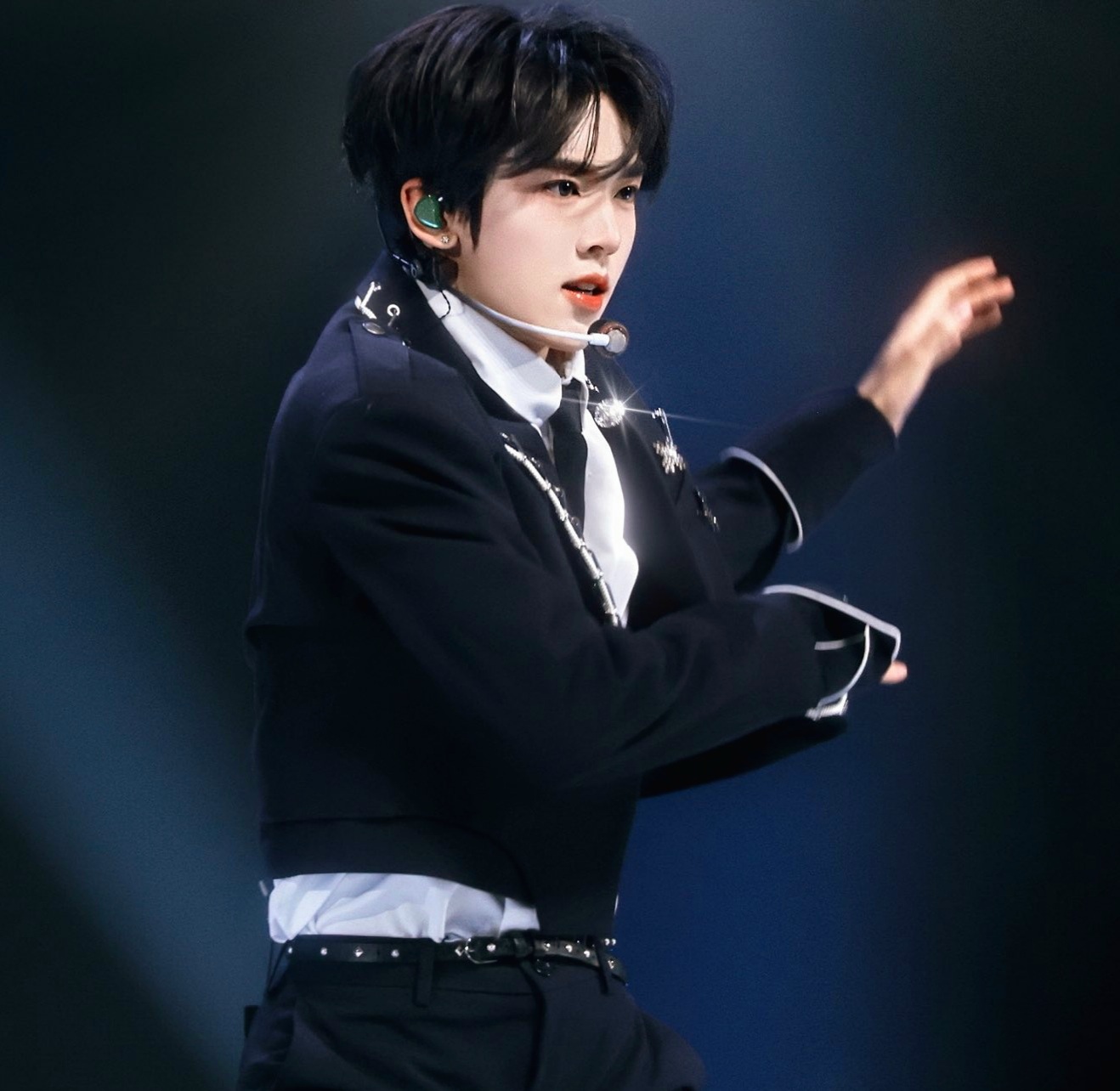A moment captured by Han Yujin (ZEROBASEONE)'s fan