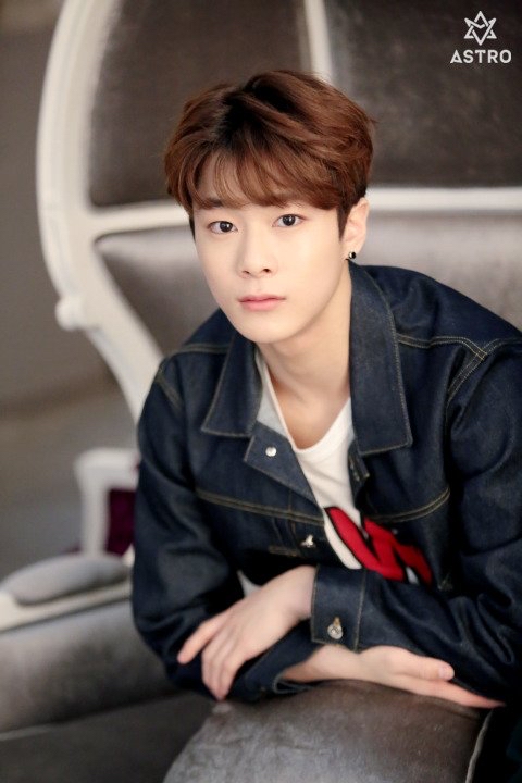 Latest photo of Moonbin (ASTRO)