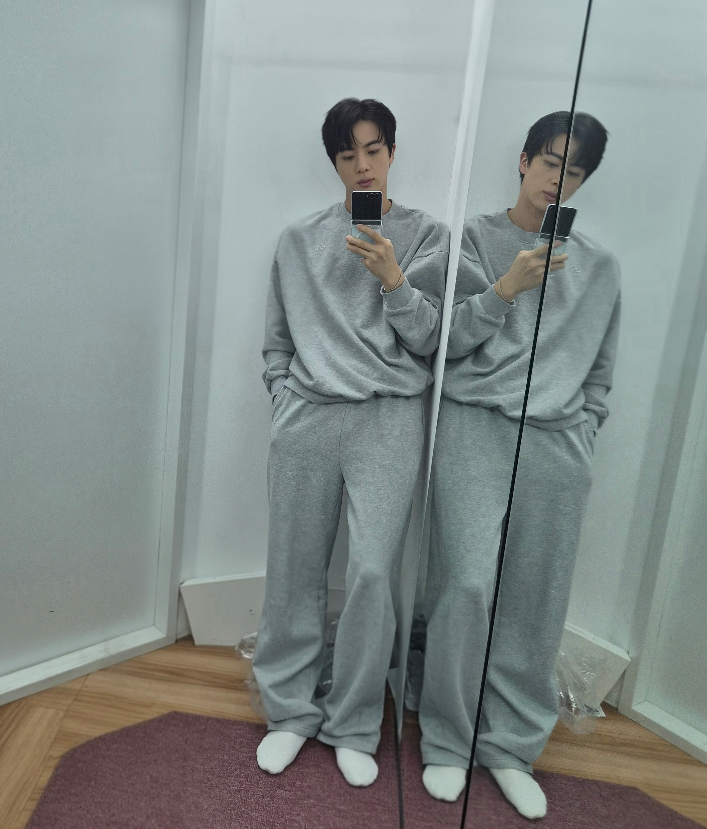 진 (방탄소년단)의 비하인드 컷