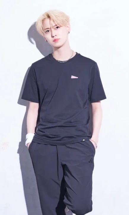 Fan-made special wallpaper for Shiroiwa Ruki (JO1)