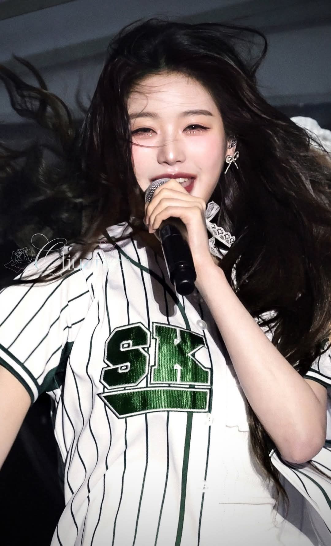 Behind-the-scenes cut of Jang Wonyoung (IVE)