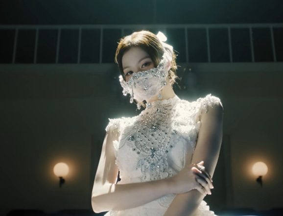 사나 (TWICE) 최근 활동샷