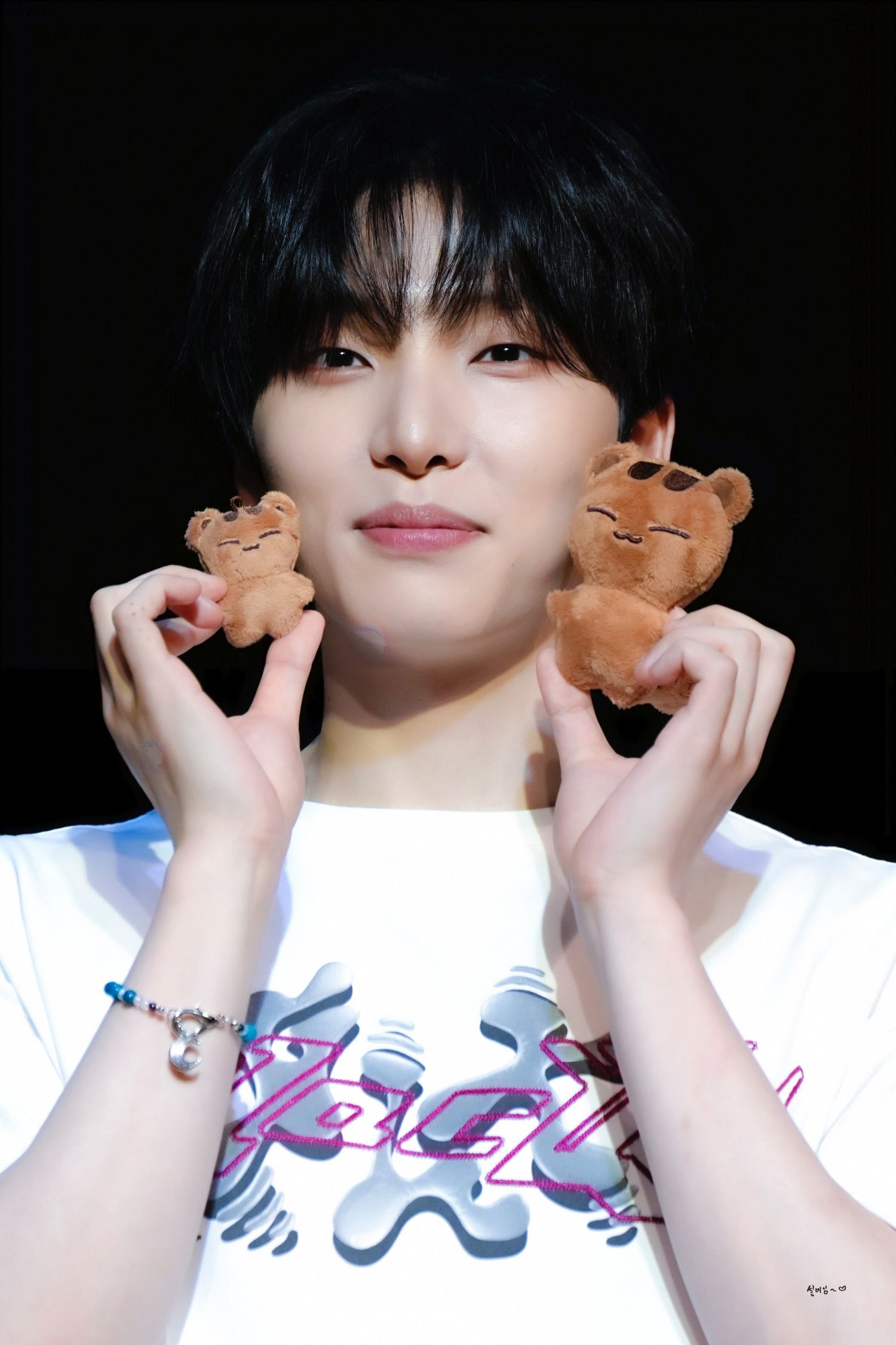 Behind-the-scenes cut of Seoho (ONEUS)