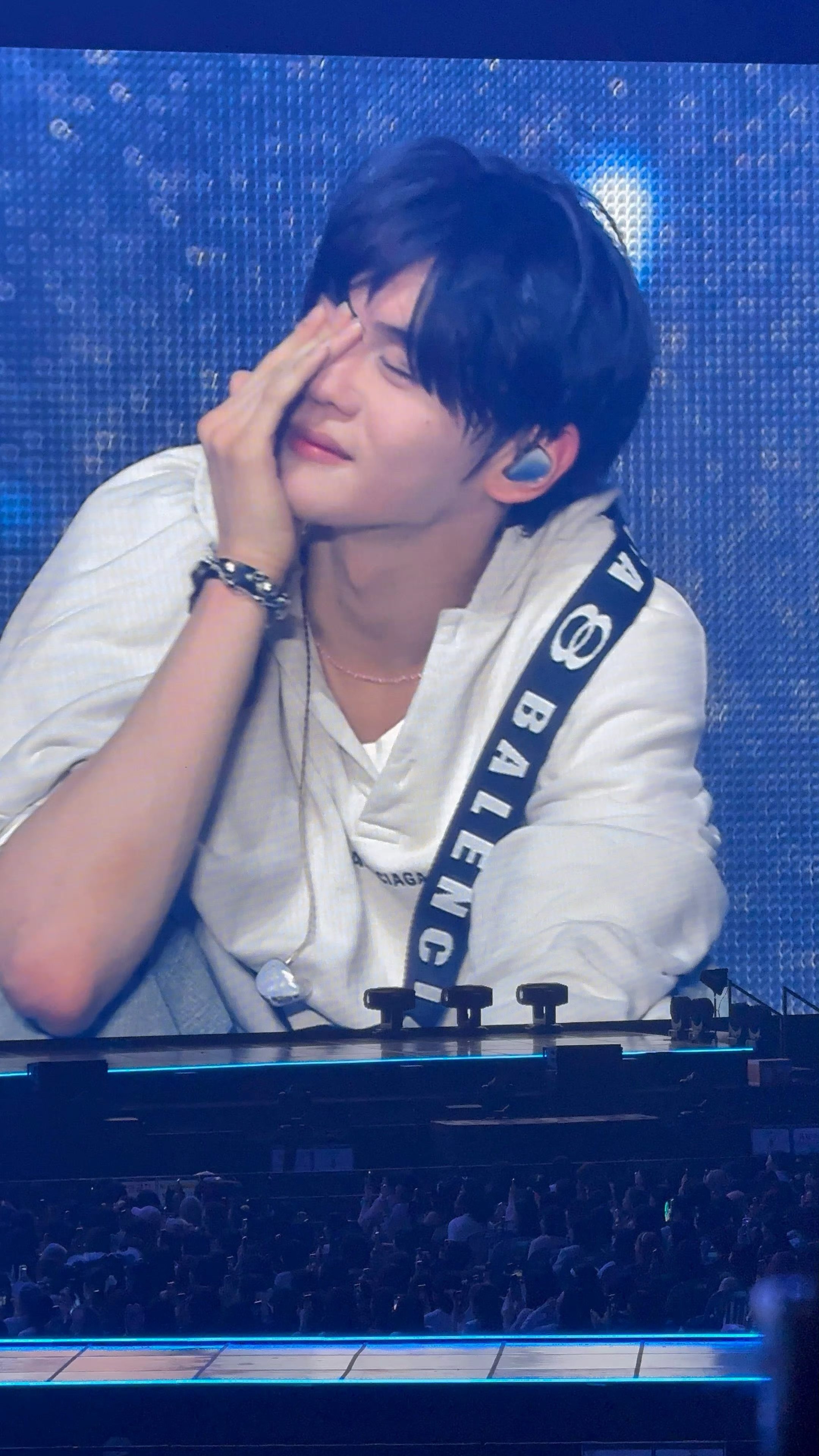 Fan-made special wallpaper for Kim Gyuvin (ZEROBASEONE)