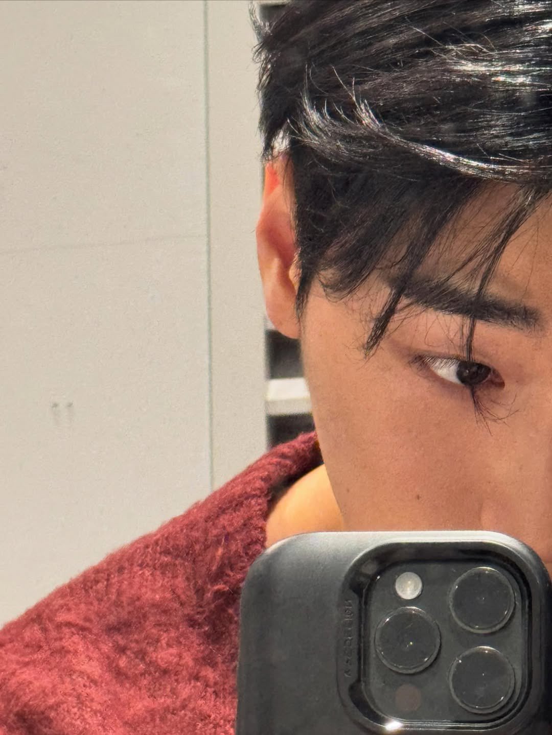 Behind-the-scenes cut of San (ATEEZ)