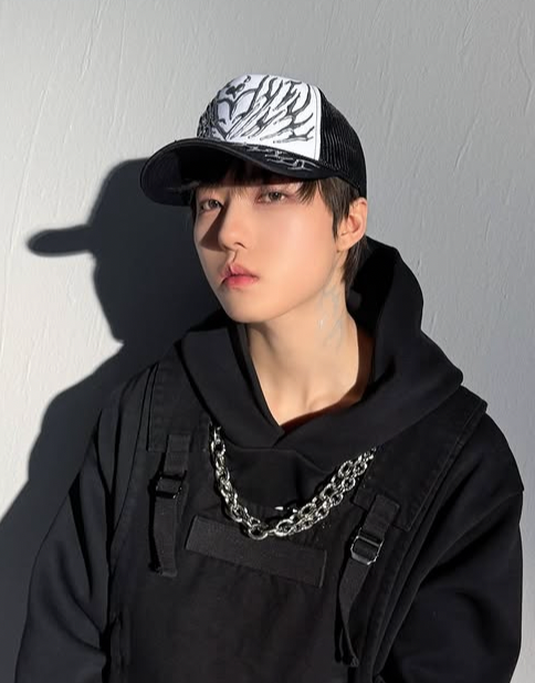 Recent activity shot of Junghoon (Xikers)