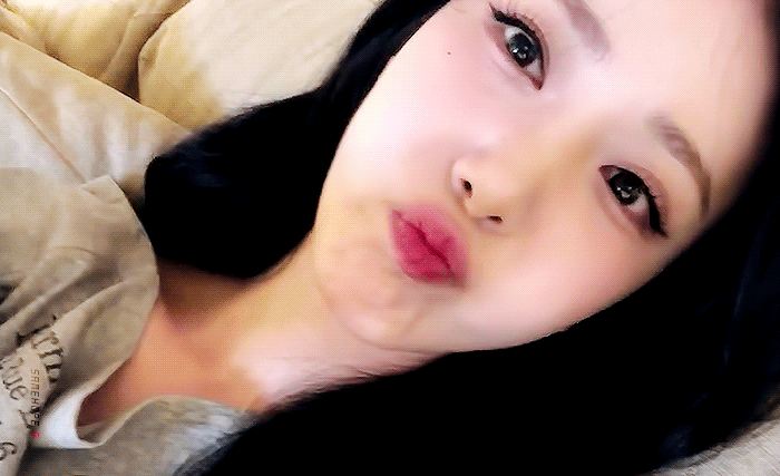 Latest photo of SinB (GFRIEND, VIVIZ)