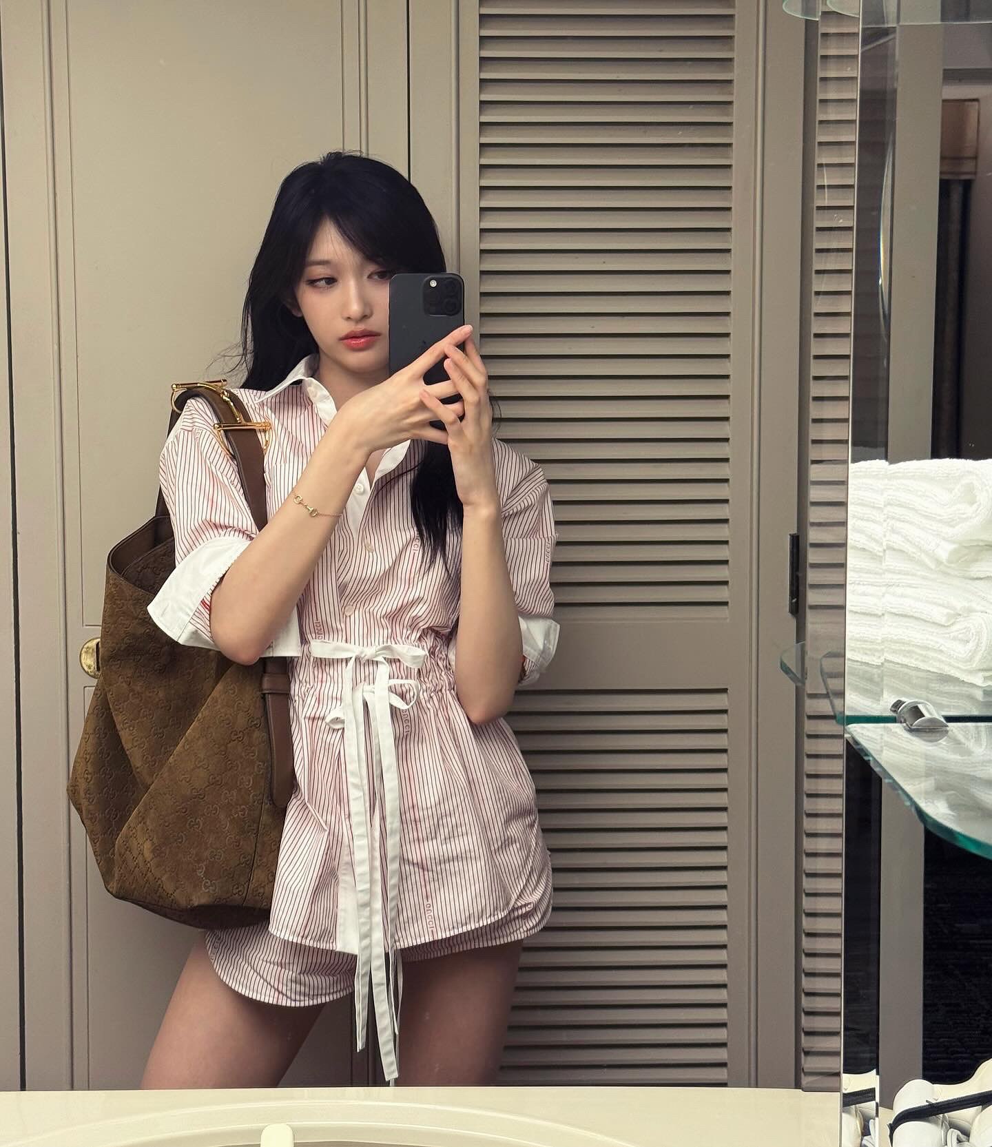 Recent activity shot of Leeseo (IVE)