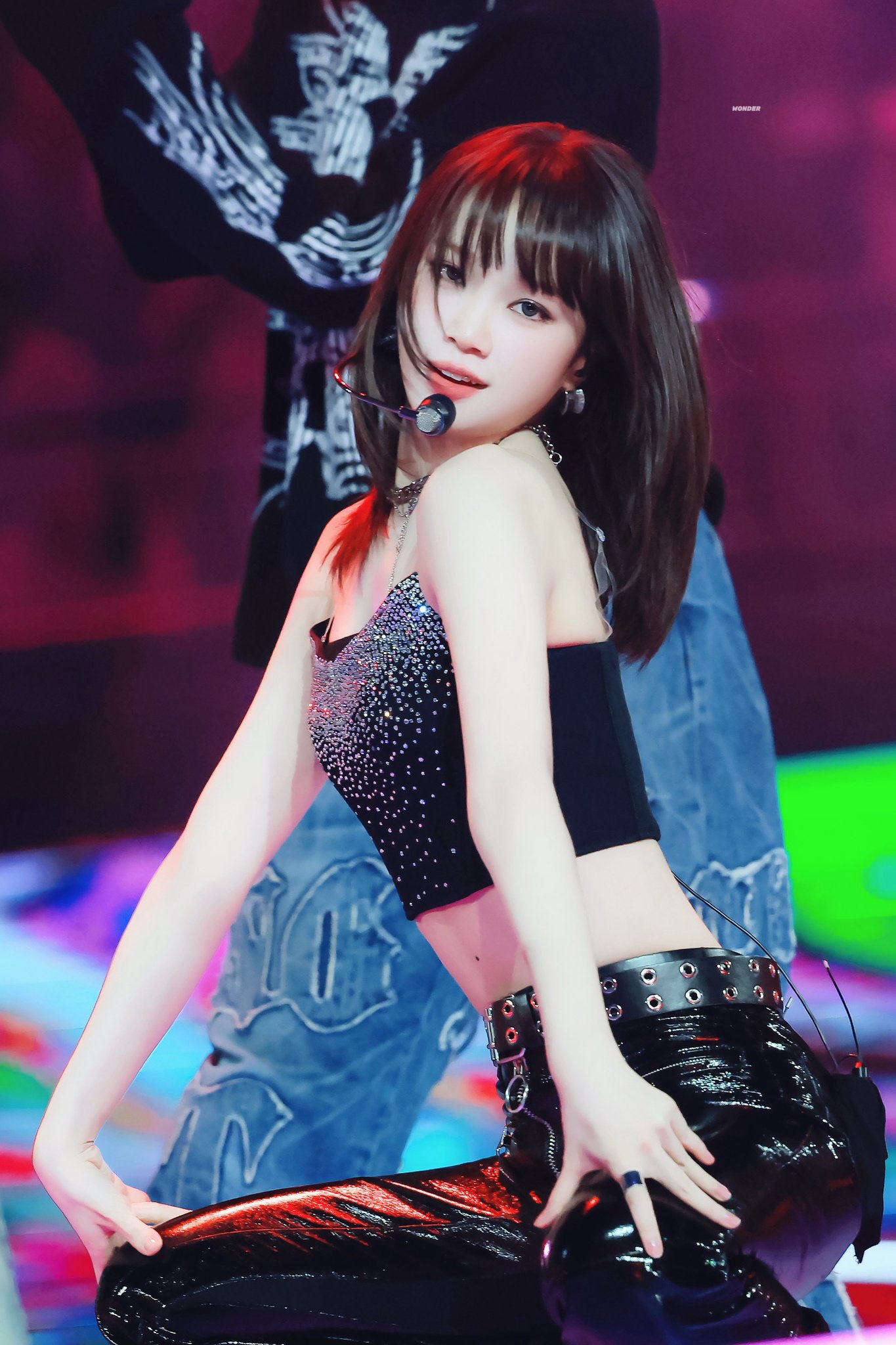 A moment captured by Kim Chaewon (LE SSERAFIM)'s fan