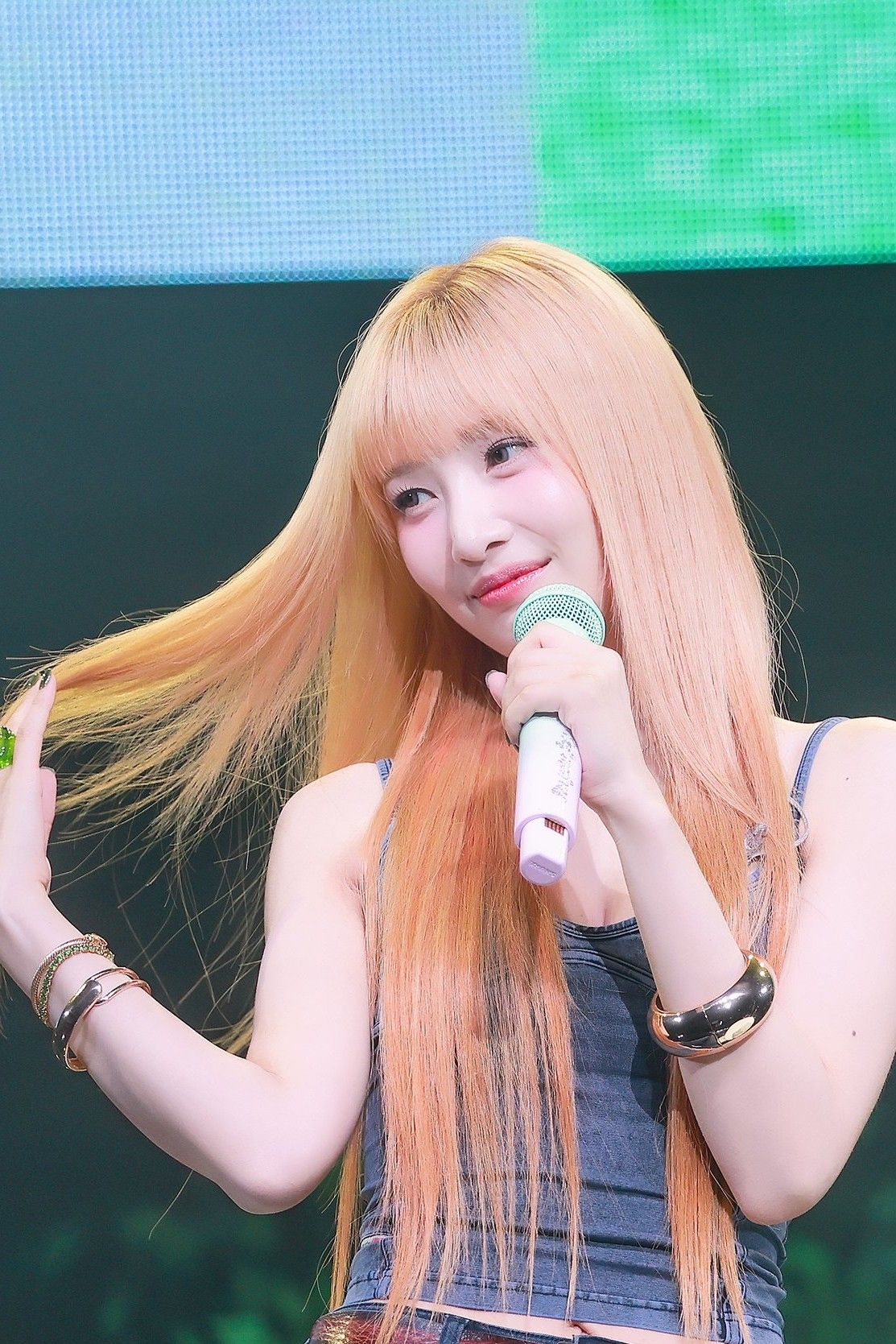 A moment captured by Joy (Red Velvet)'s fan