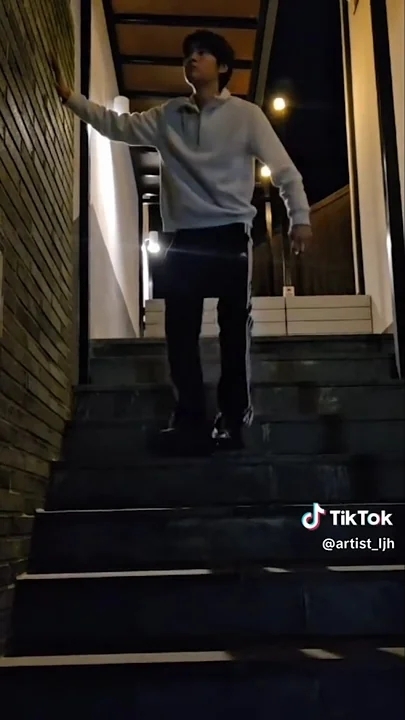 Potret di balik layar Lee Jinhyuk