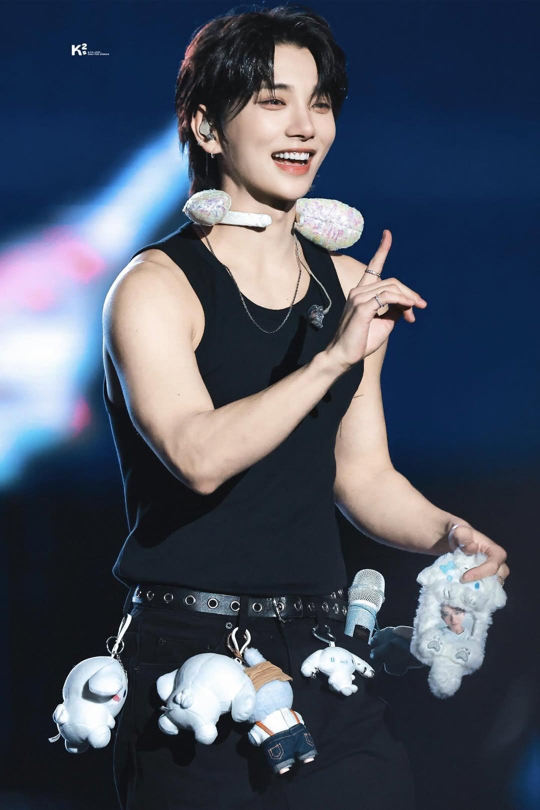 Behind-the-scenes cut of Joshua (SEVENTEEN)