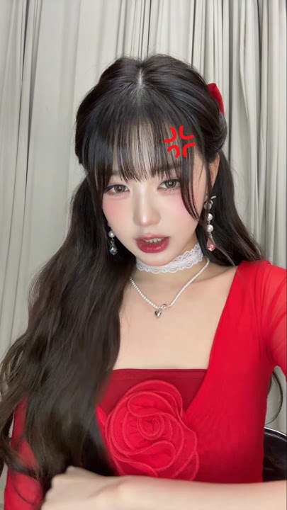 Recent activity shot of Jang Wonyoung (IVE)