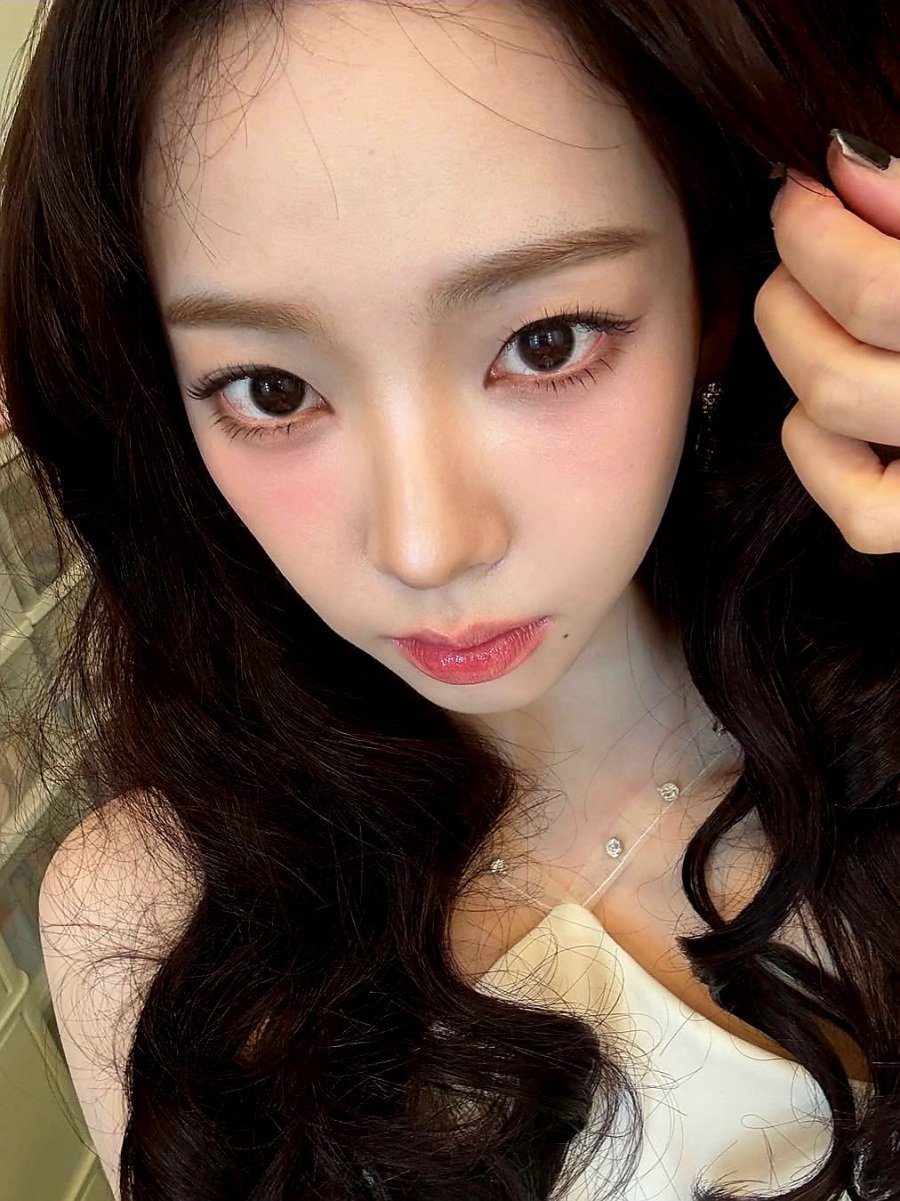 Latest photo of Karina (aespa)