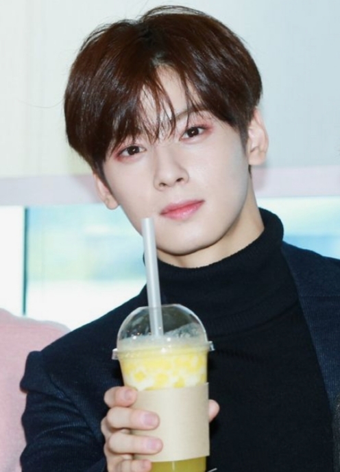 Recent activity shot of Eunwoo (ASTRO)