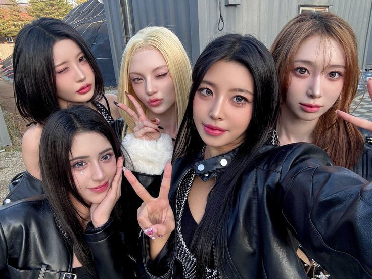 Behind-the-scenes cut of Lovelyz