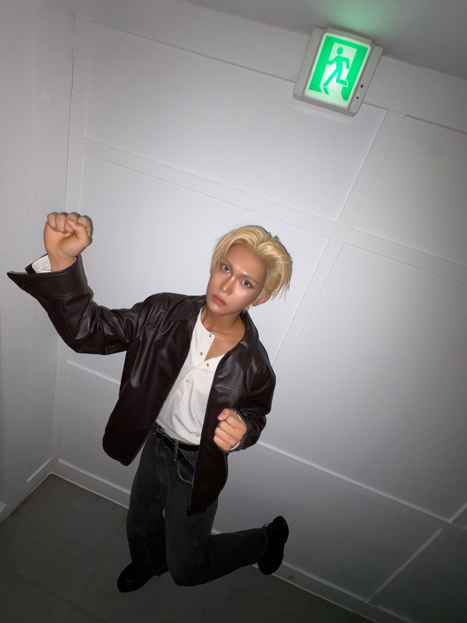 Behind-the-scenes cut of XLOV