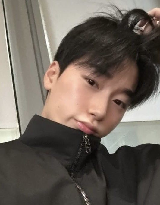 Foto aktivitas terbaru San (ATEEZ)