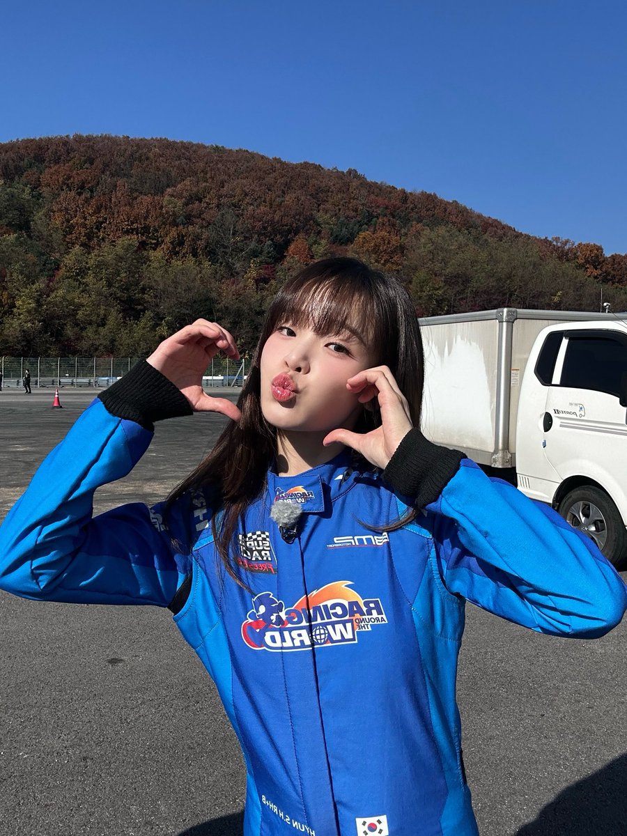 Recent activity shot of OH MY GIRL