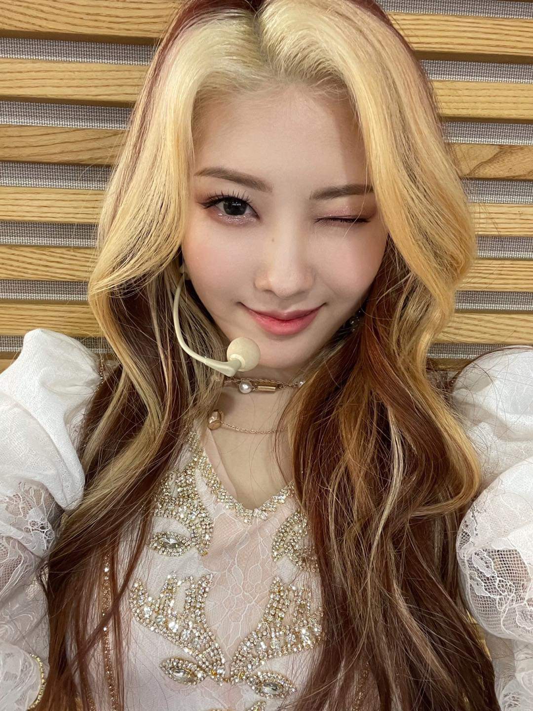 Behind-the-scenes cut of CHAEIN (PURPLE K!SS)