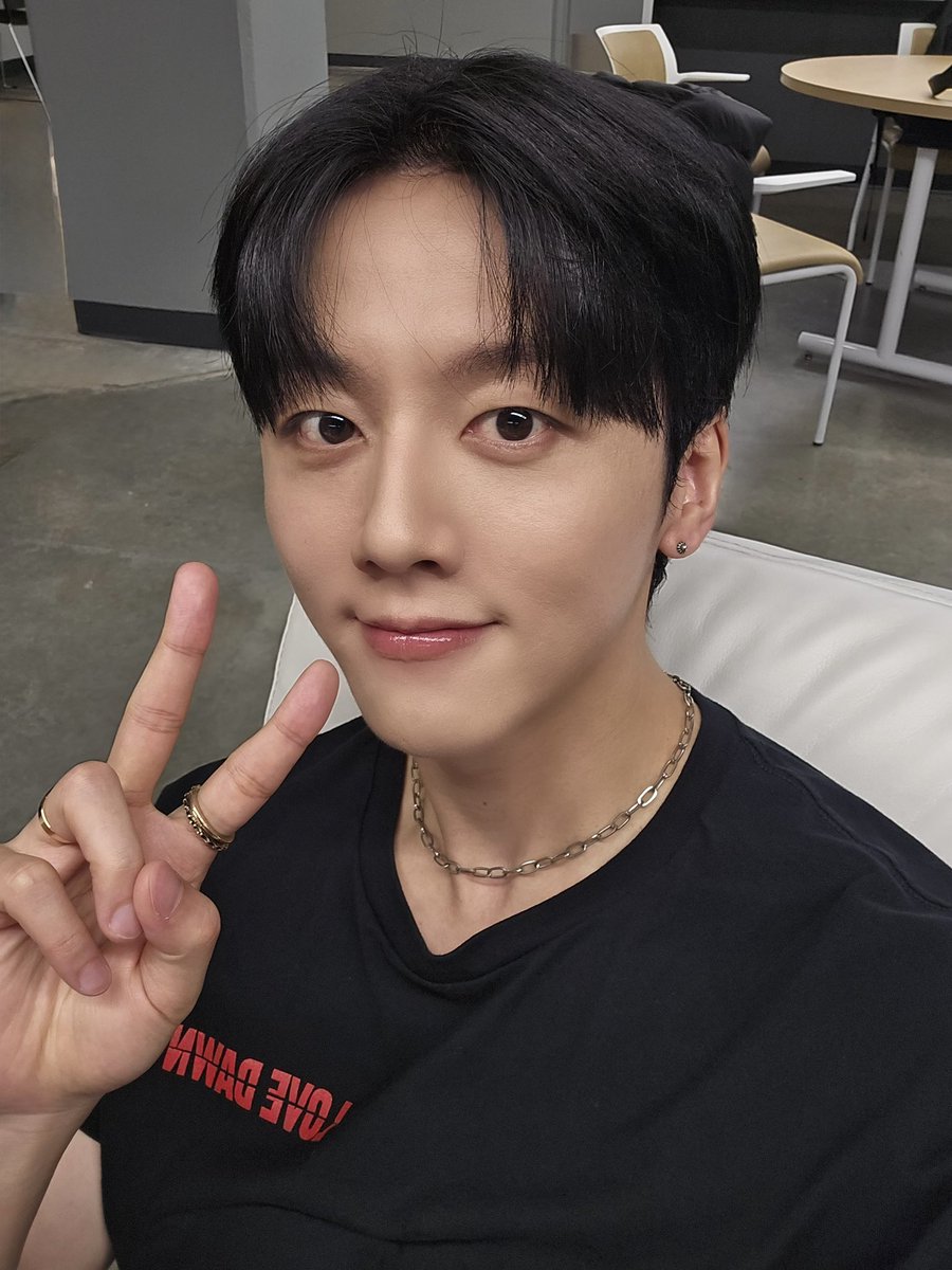 Potret di balik layar SF9