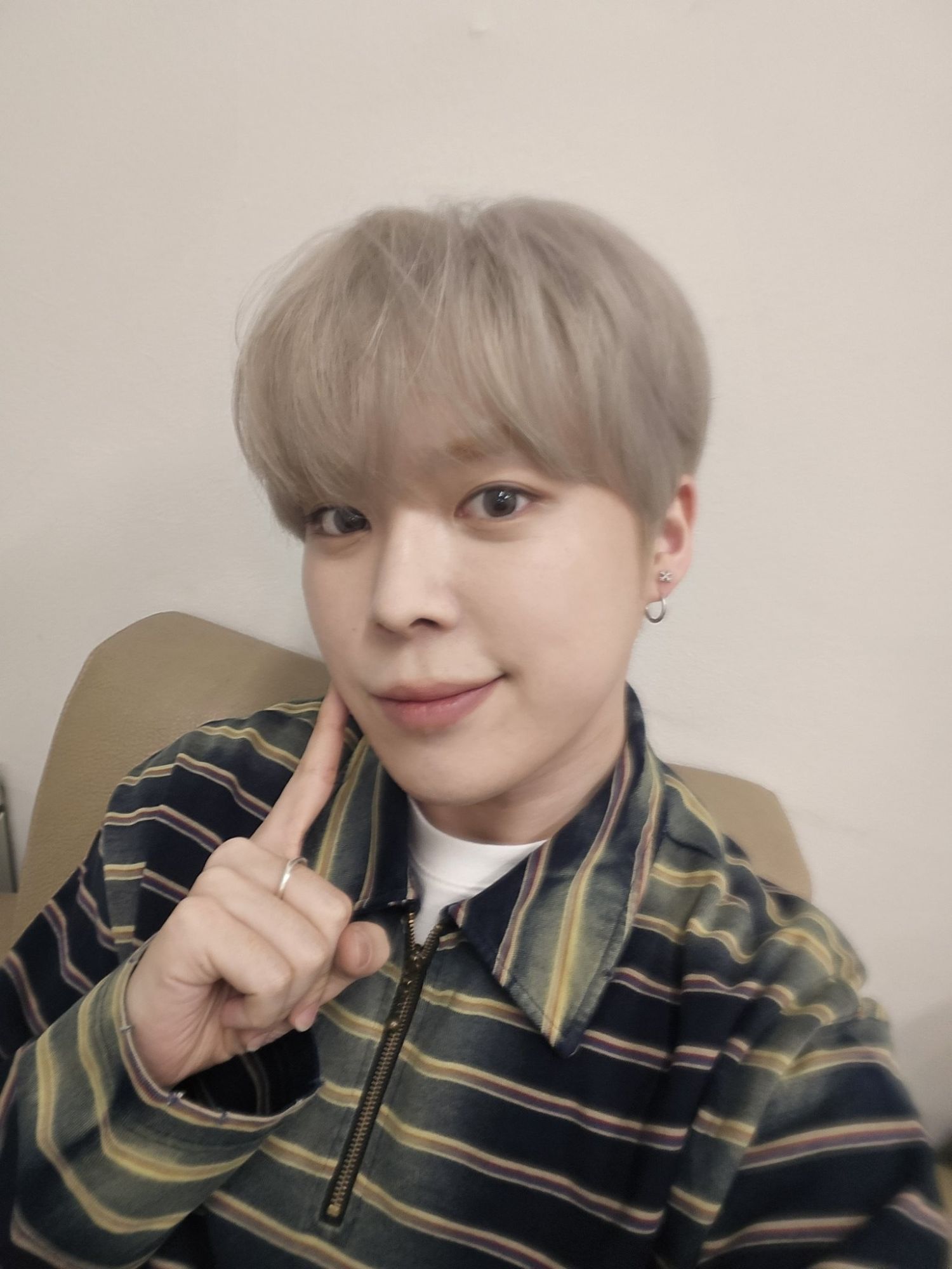 Behind-the-scenes cut of Yeonho (VERIVERY)