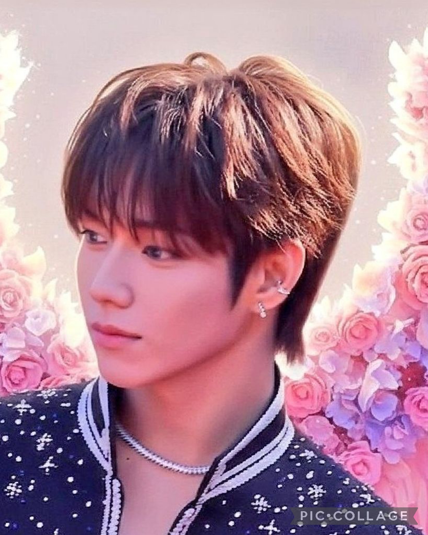 A moment captured by JL (AHOF)'s fan