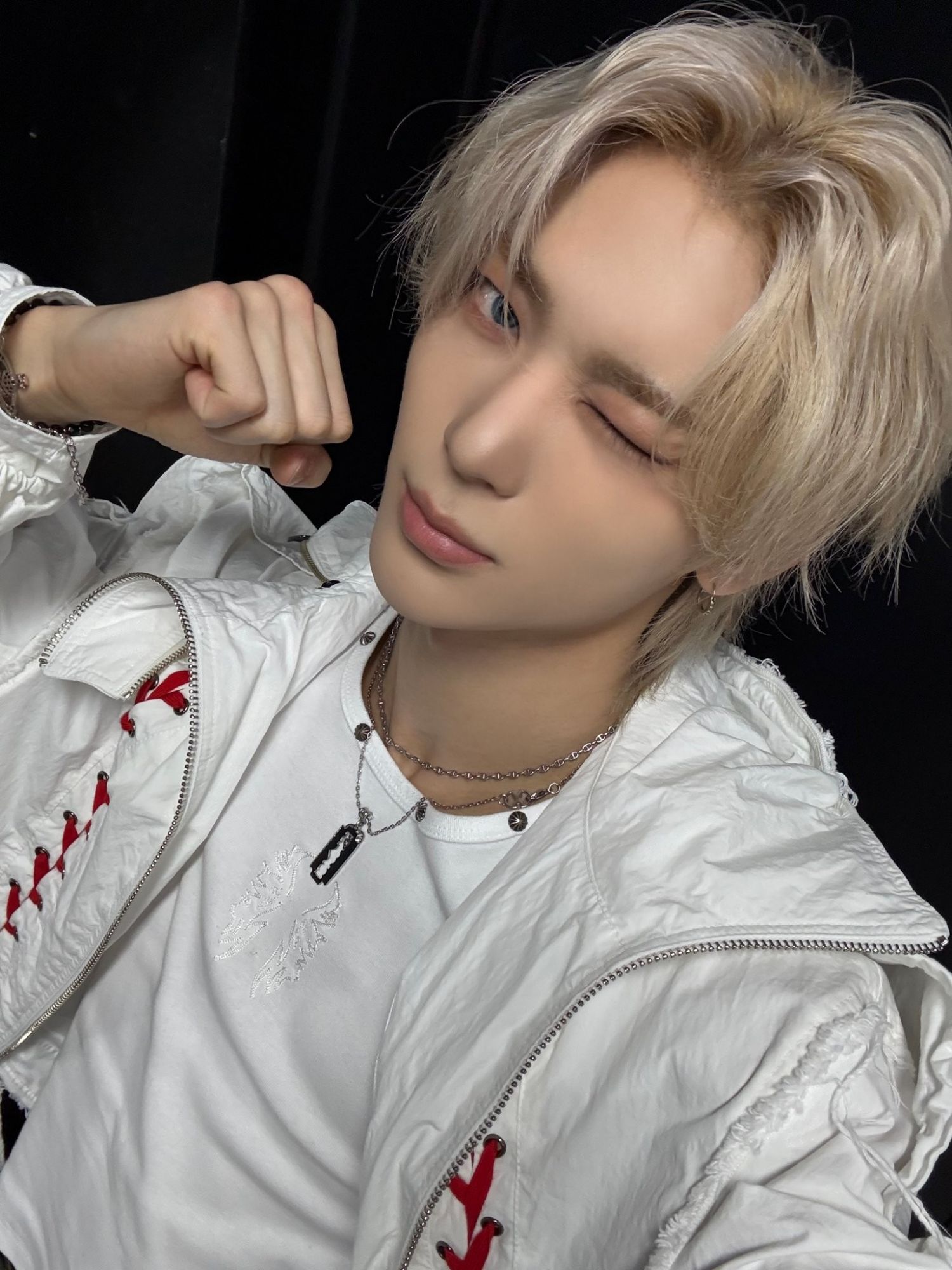 Latest photo of Siyun (NOWZ)