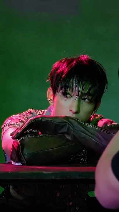 Behind-the-scenes cut of DK (SEVENTEEN)