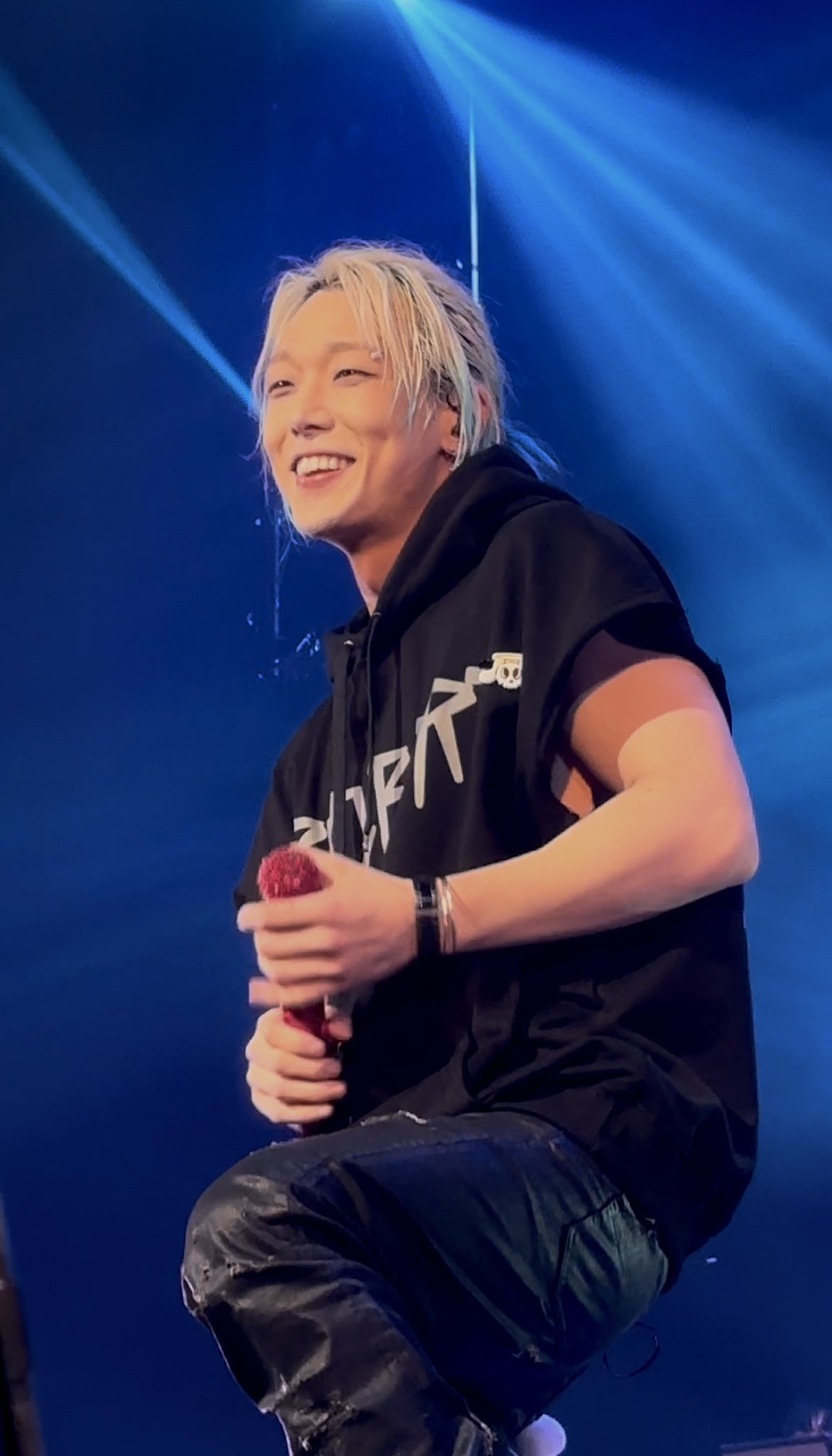 A moment captured by BOBBY (iKON)'s fan