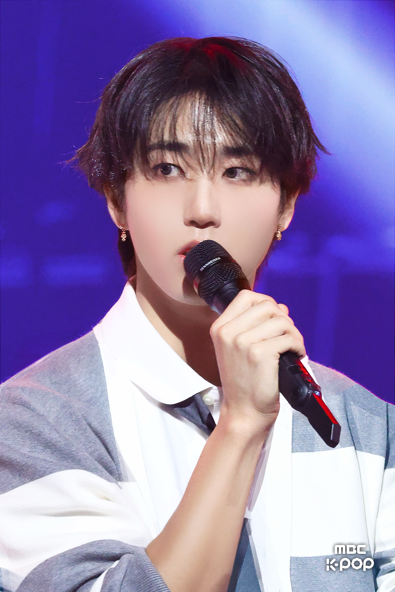 Behind-the-scenes cut of HAN (Stray Kids)