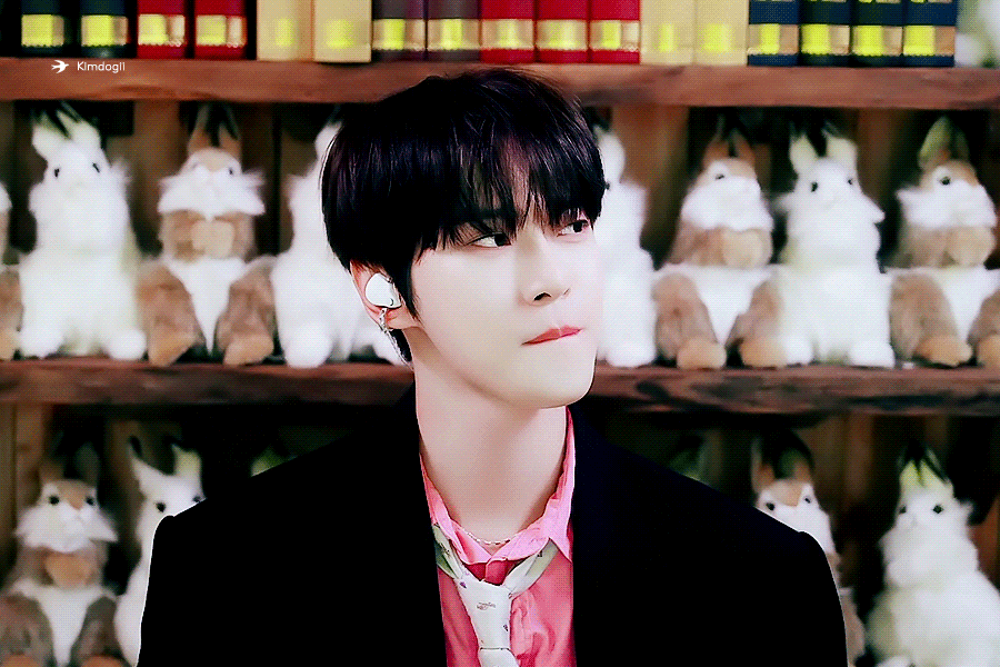Behind-the-scenes cut of Doyoung (NCT 127)