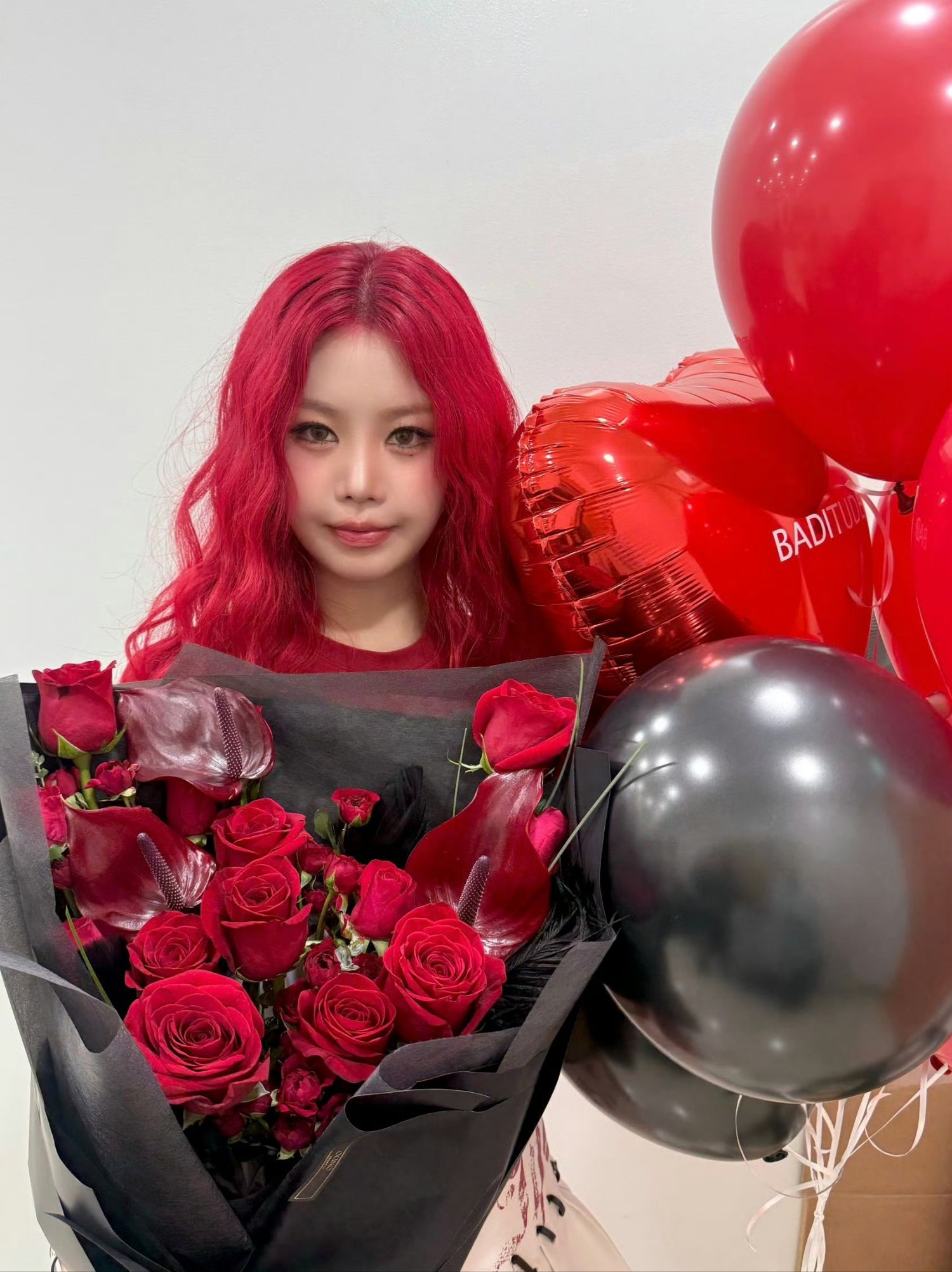 A moment captured by Soojin's fan