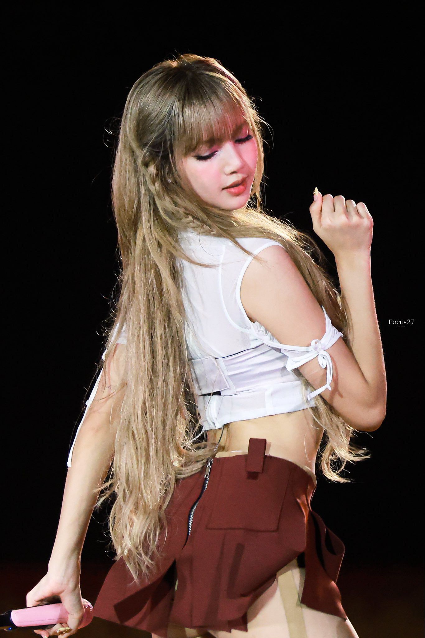 Lisa (BLACKPINK)的幕后花絮