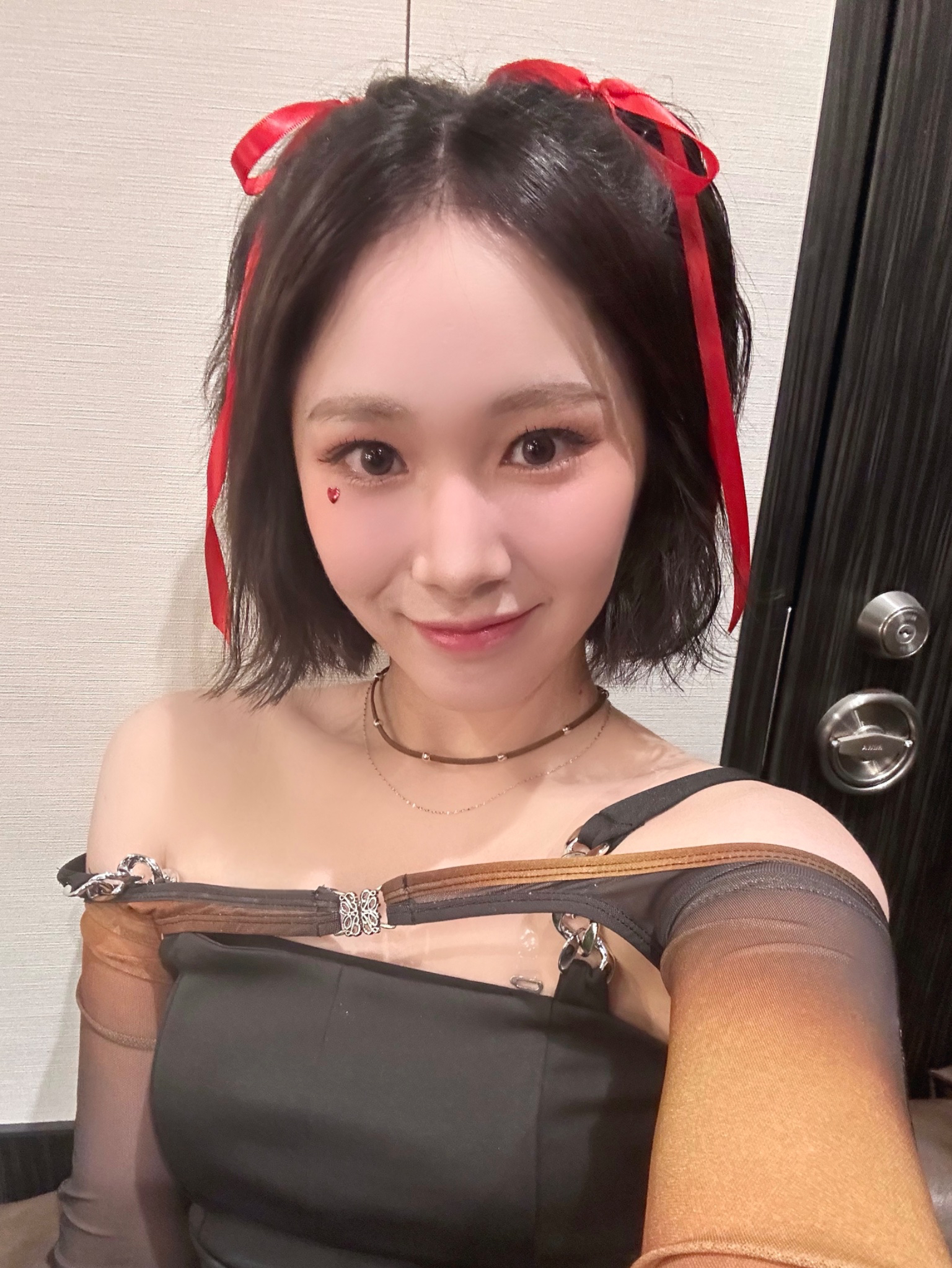 A moment captured by Mia's fan