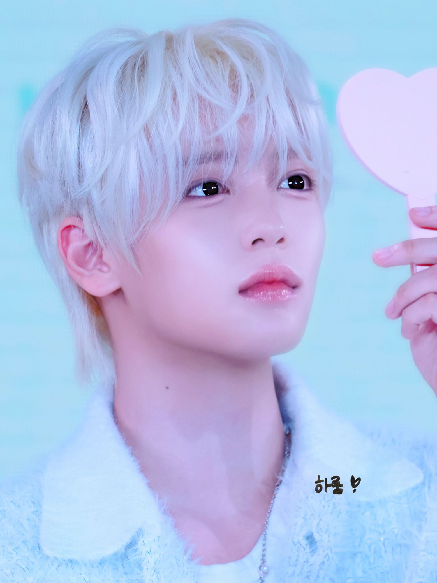 Behind-the-scenes cut of Jang Haneum